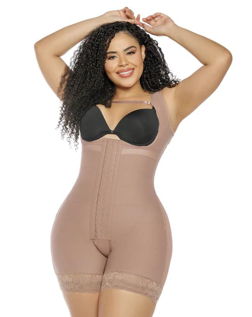 FAJA SHORT 233-CCB SALOME MANGA SISA FRANELA SOBRE HUECOS CON BROCHES