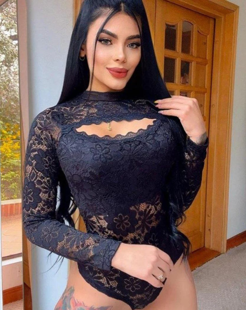 BODY CON ENCAJE ESCOTE EN PECHO COQUETTE NEGRO