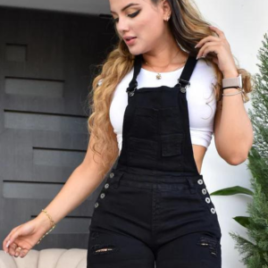 JARDINERA SHORT BOLSILLOS DE REALCE PUSH-UP NEGRO